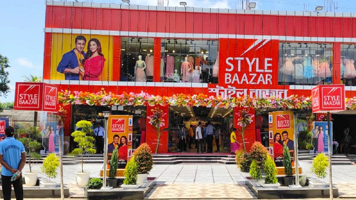 Baazar Style Retail IPO: big retail store in red colour with multiple photos